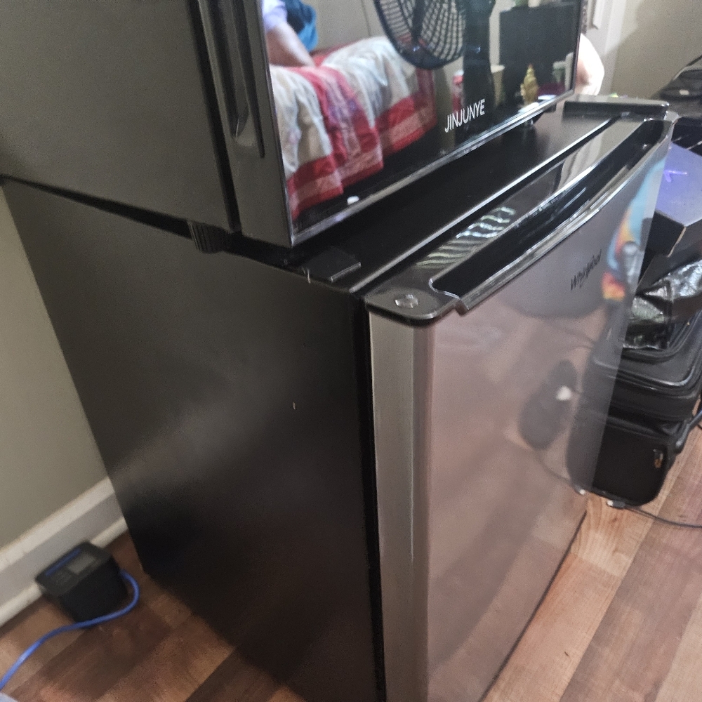 Mini fridge - Picture 8 of 8